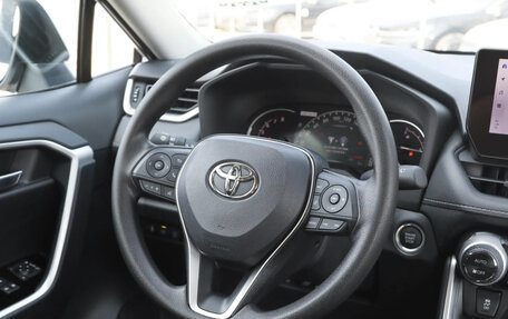 Toyota RAV4, 2024 год, 3 750 000 рублей, 8 фотография