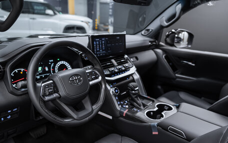 Toyota Land Cruiser, 2025 год, 12 000 000 рублей, 11 фотография