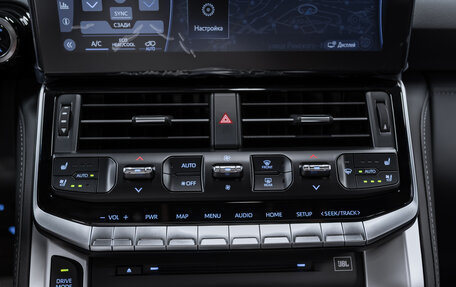 Toyota Land Cruiser, 2025 год, 12 000 000 рублей, 15 фотография