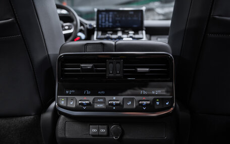 Toyota Land Cruiser, 2025 год, 12 000 000 рублей, 22 фотография