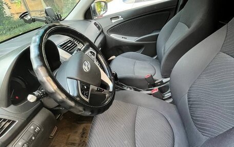 Hyundai Solaris II рестайлинг, 2015 год, 1 250 000 рублей, 9 фотография
