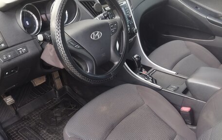 Hyundai Sonata VI, 2011 год, 1 050 000 рублей, 6 фотография