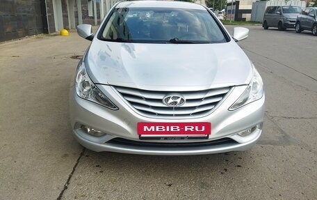 Hyundai Sonata VI, 2011 год, 1 050 000 рублей, 2 фотография