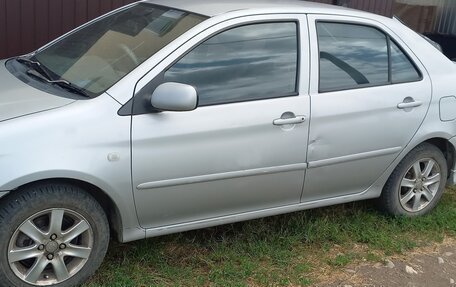 Toyota Vios III, 2004 год, 350 000 рублей, 2 фотография