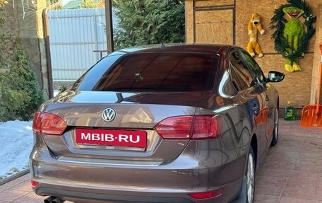 Volkswagen Jetta VI, 2014 год, 1 250 000 рублей, 2 фотография
