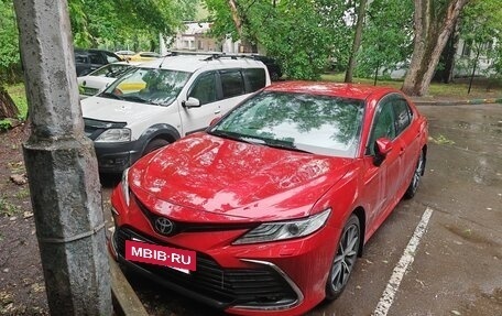Toyota Camry, 2021 год, 3 600 000 рублей, 2 фотография