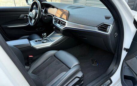 BMW 3 серия, 2019 год, 4 300 000 рублей, 38 фотография