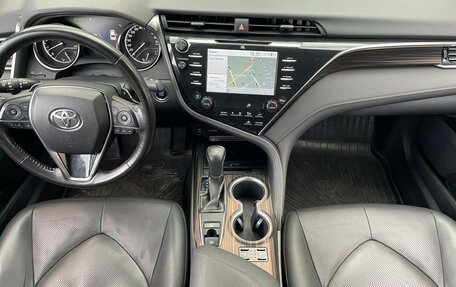 Toyota Camry, 2018 год, 2 890 000 рублей, 7 фотография