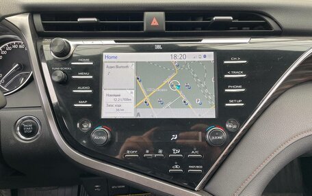Toyota Camry, 2018 год, 2 890 000 рублей, 9 фотография