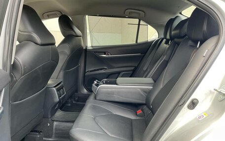 Toyota Camry, 2018 год, 2 890 000 рублей, 15 фотография