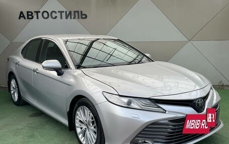 Toyota Camry, 2018 год, 2 890 000 рублей, 2 фотография