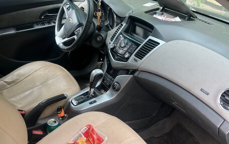 Chevrolet Cruze II, 2010 год, 300 000 рублей, 2 фотография