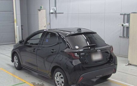 Toyota Yaris, 2021 год, 651 000 рублей, 3 фотография