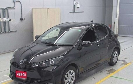 Toyota Yaris, 2021 год, 651 000 рублей, 2 фотография