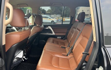 Toyota Land Cruiser 200, 2015 год, 4 999 500 рублей, 11 фотография