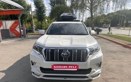 Toyota Land Cruiser Prado 150 рестайлинг 2, 2019 год, 4 500 000 рублей, 3 фотография