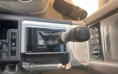 Toyota Land Cruiser Prado 150 рестайлинг 2, 2019 год, 4 500 000 рублей, 14 фотография