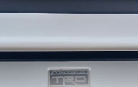 Toyota Land Cruiser Prado 150 рестайлинг 2, 2019 год, 4 500 000 рублей, 21 фотография