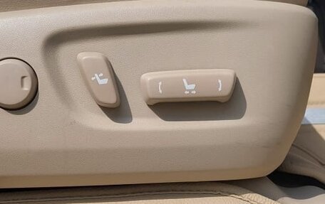 Toyota Land Cruiser Prado 150 рестайлинг 2, 2019 год, 4 500 000 рублей, 20 фотография