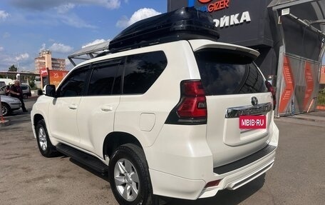 Toyota Land Cruiser Prado 150 рестайлинг 2, 2019 год, 4 500 000 рублей, 9 фотография