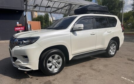 Toyota Land Cruiser Prado 150 рестайлинг 2, 2019 год, 4 500 000 рублей, 5 фотография