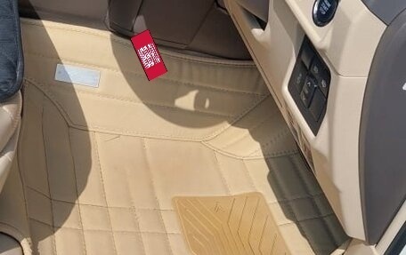 Toyota Land Cruiser Prado 150 рестайлинг 2, 2019 год, 4 500 000 рублей, 24 фотография