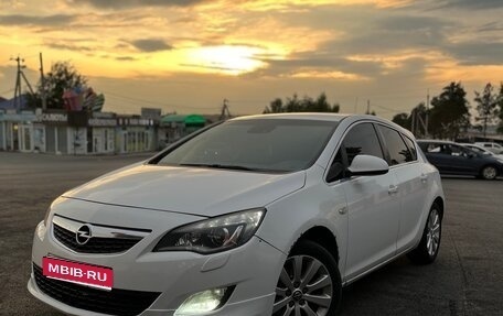 Opel Astra J, 2011 год, 520 000 рублей, 1 фотография