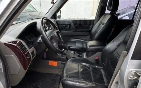 Mitsubishi Pajero III рестайлинг, 2001 год, 1 150 000 рублей, 11 фотография