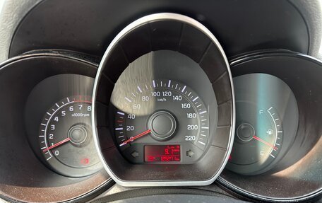 KIA Rio III рестайлинг, 2016 год, 1 000 000 рублей, 9 фотография