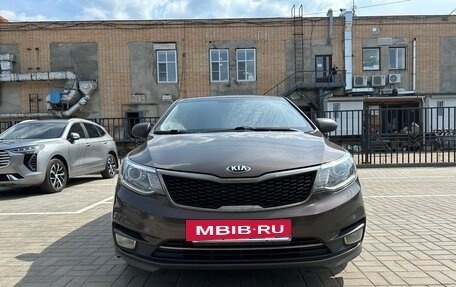 KIA Rio III рестайлинг, 2016 год, 1 000 000 рублей, 25 фотография