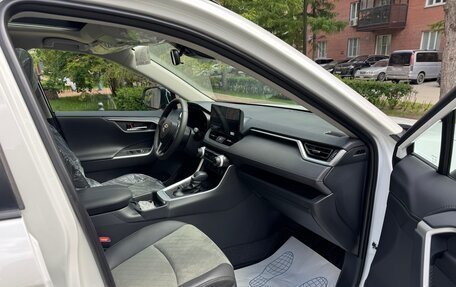 Toyota RAV4, 2025 год, 3 750 000 рублей, 8 фотография