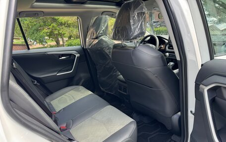 Toyota RAV4, 2025 год, 3 750 000 рублей, 10 фотография
