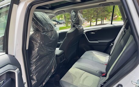 Toyota RAV4, 2025 год, 3 750 000 рублей, 11 фотография