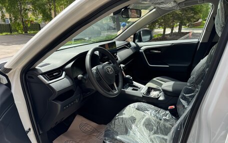 Toyota RAV4, 2025 год, 3 750 000 рублей, 13 фотография