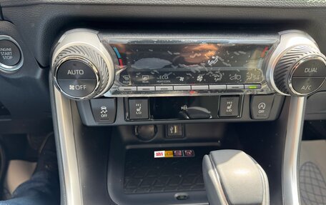 Toyota RAV4, 2025 год, 3 750 000 рублей, 16 фотография