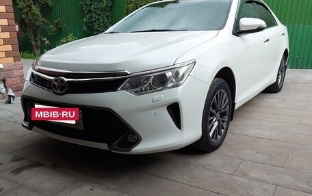 Toyota Camry, 2015 год, 2 000 000 рублей, 2 фотография