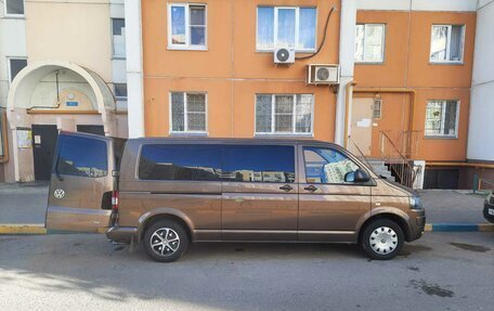 Volkswagen Caravelle T5, 2013 год, 2 300 000 рублей, 2 фотография