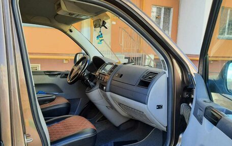 Volkswagen Caravelle T5, 2013 год, 2 300 000 рублей, 5 фотография