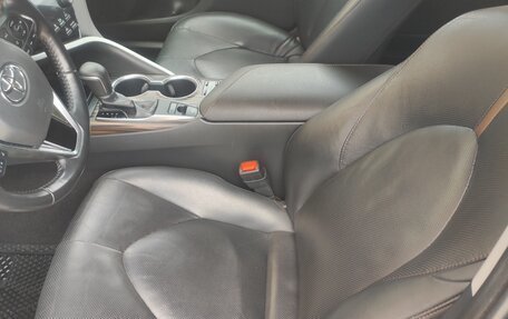 Toyota Camry, 2018 год, 2 700 000 рублей, 4 фотография
