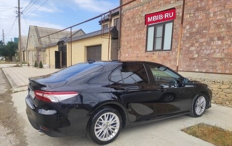Toyota Camry, 2018 год, 2 700 000 рублей, 2 фотография