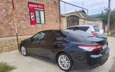 Toyota Camry, 2018 год, 2 700 000 рублей, 3 фотография