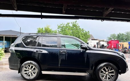 Toyota Land Cruiser Prado 150 рестайлинг 2, 2016 год, 3 500 000 рублей, 2 фотография