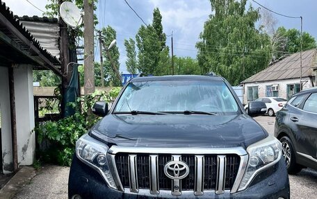 Toyota Land Cruiser Prado 150 рестайлинг 2, 2016 год, 3 500 000 рублей, 3 фотография
