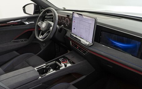 Volkswagen Tiguan, 2024 год, 4 750 000 рублей, 23 фотография