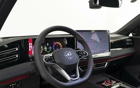 Volkswagen Tiguan, 2024 год, 4 750 000 рублей, 13 фотография