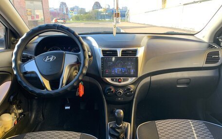 Hyundai Solaris II рестайлинг, 2012 год, 550 000 рублей, 8 фотография