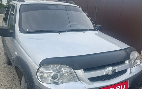 Chevrolet Niva I рестайлинг, 2011 год, 650 000 рублей, 1 фотография