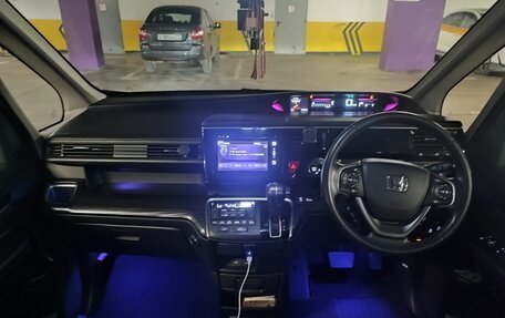 Honda Stepwgn IV, 2016 год, 1 900 000 рублей, 27 фотография