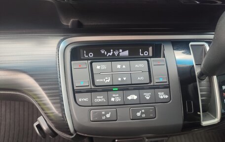 Honda Stepwgn IV, 2016 год, 1 900 000 рублей, 26 фотография