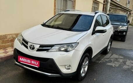 Toyota RAV4, 2013 год, 1 750 000 рублей, 2 фотография
